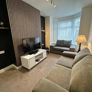  Holiday home 2br Stylish Ormeau Road House